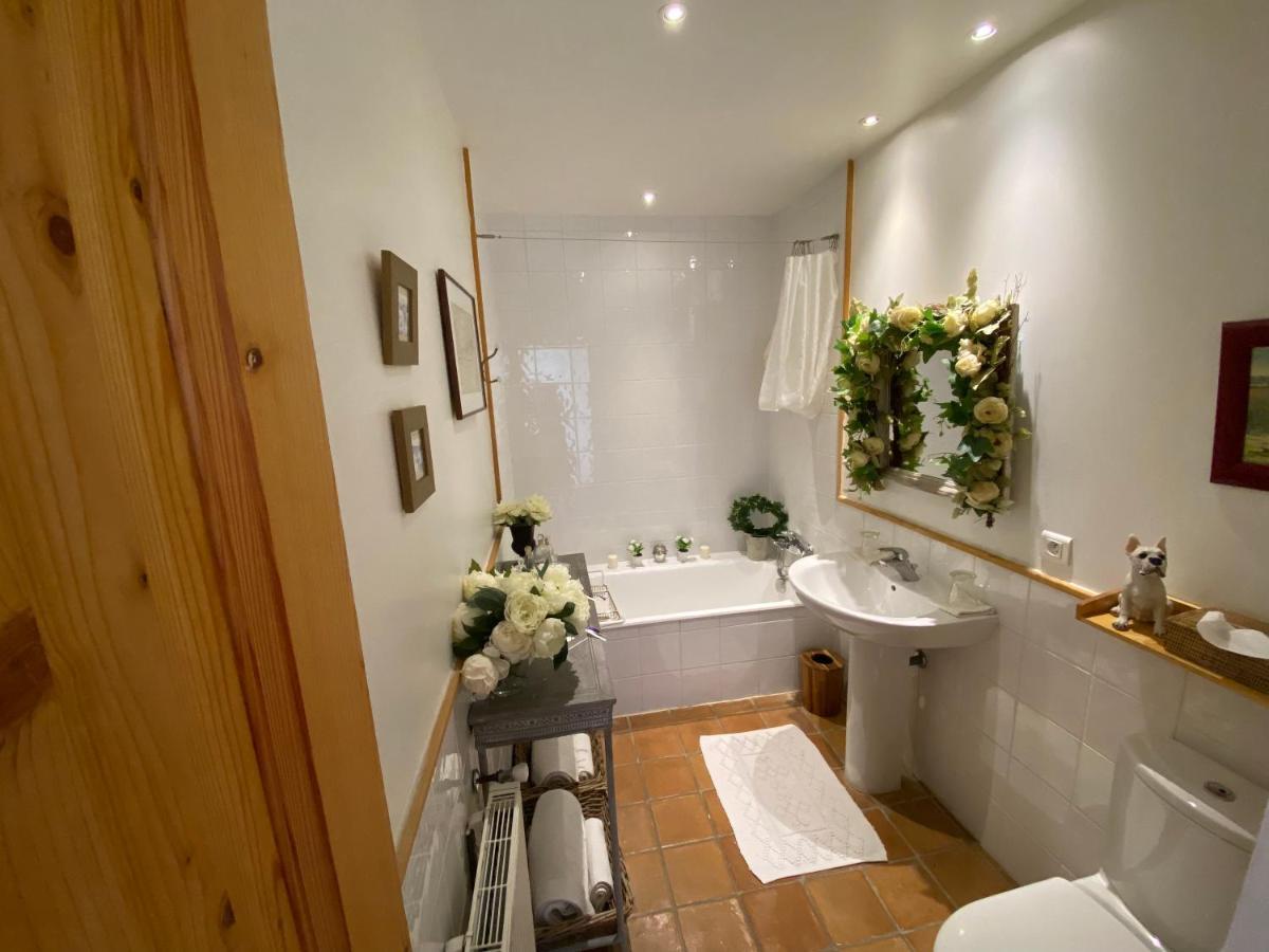 La Ferme De Gigognan Bed and Breakfast Avignon Exteriör bild