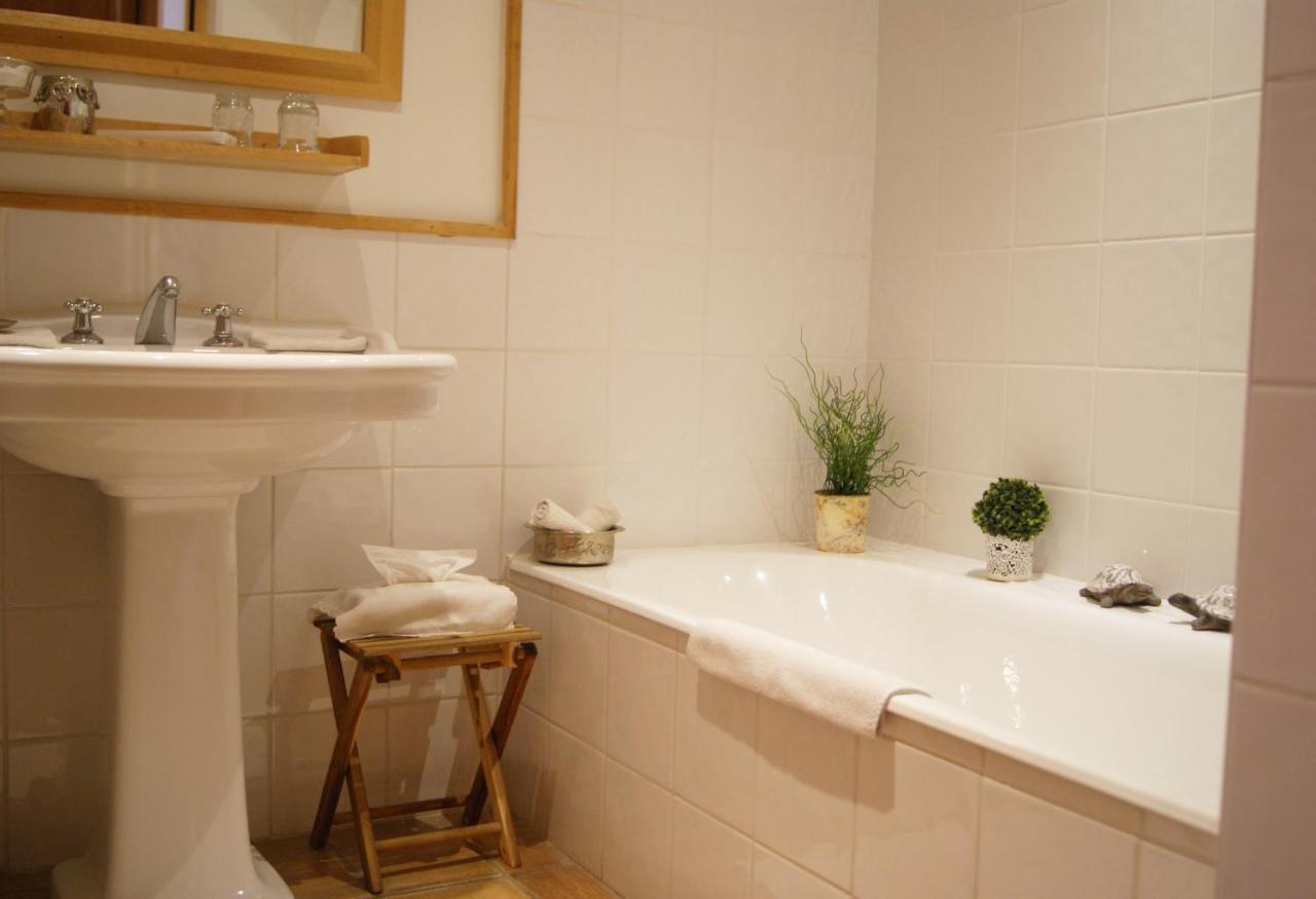 La Ferme De Gigognan Bed and Breakfast Avignon Exteriör bild