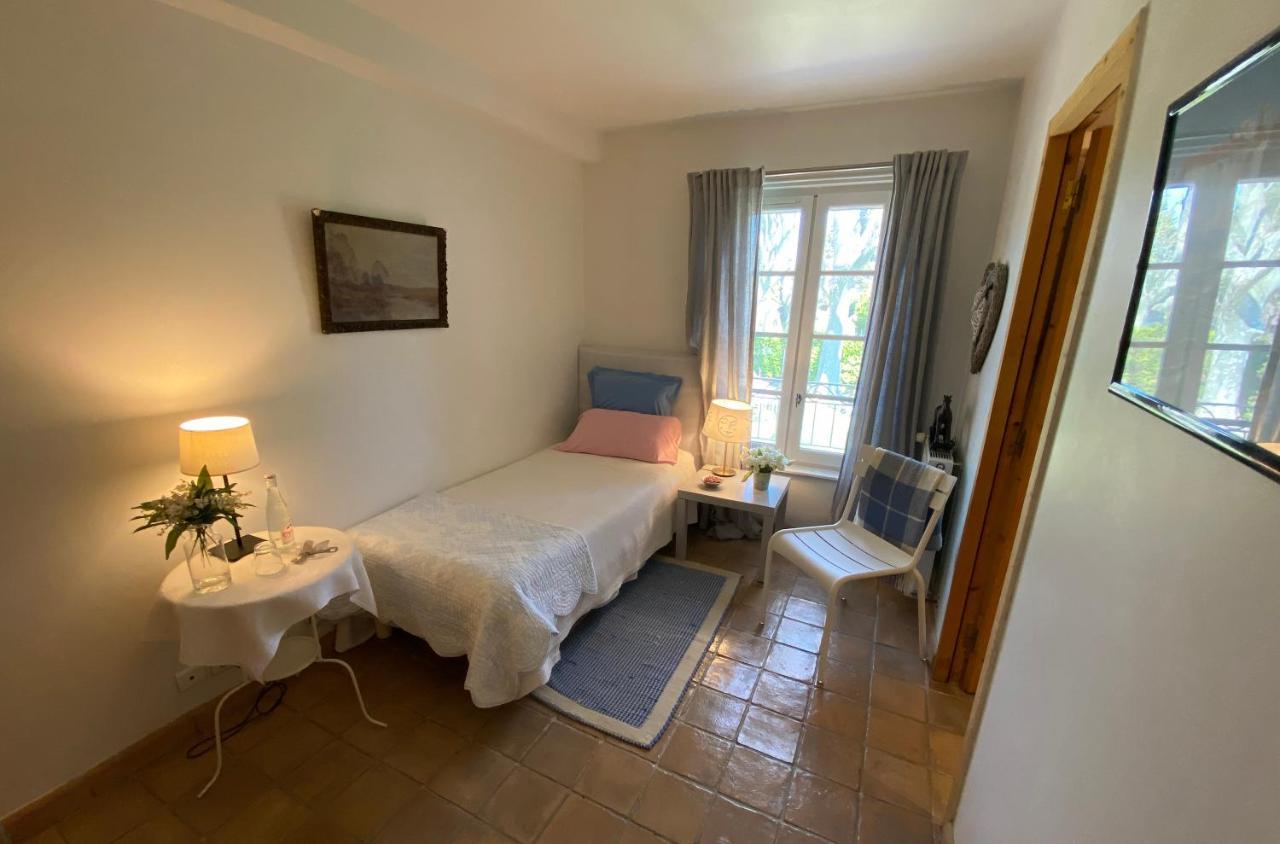 La Ferme De Gigognan Bed and Breakfast Avignon Exteriör bild