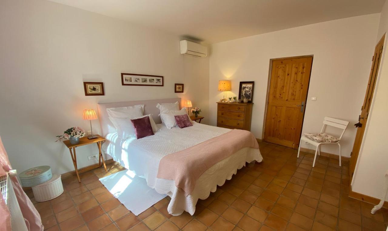 La Ferme De Gigognan Bed and Breakfast Avignon Exteriör bild