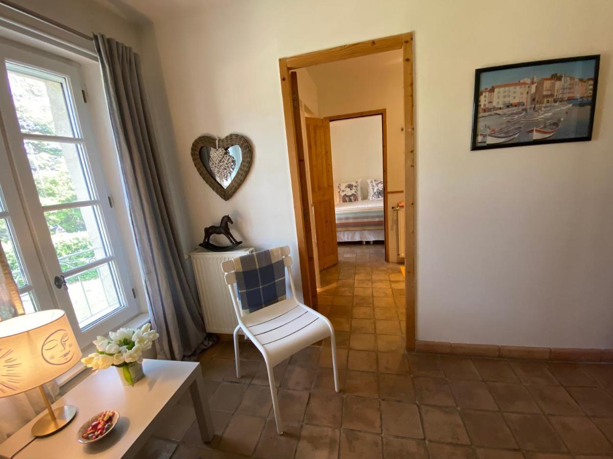 La Ferme De Gigognan Bed and Breakfast Avignon Exteriör bild
